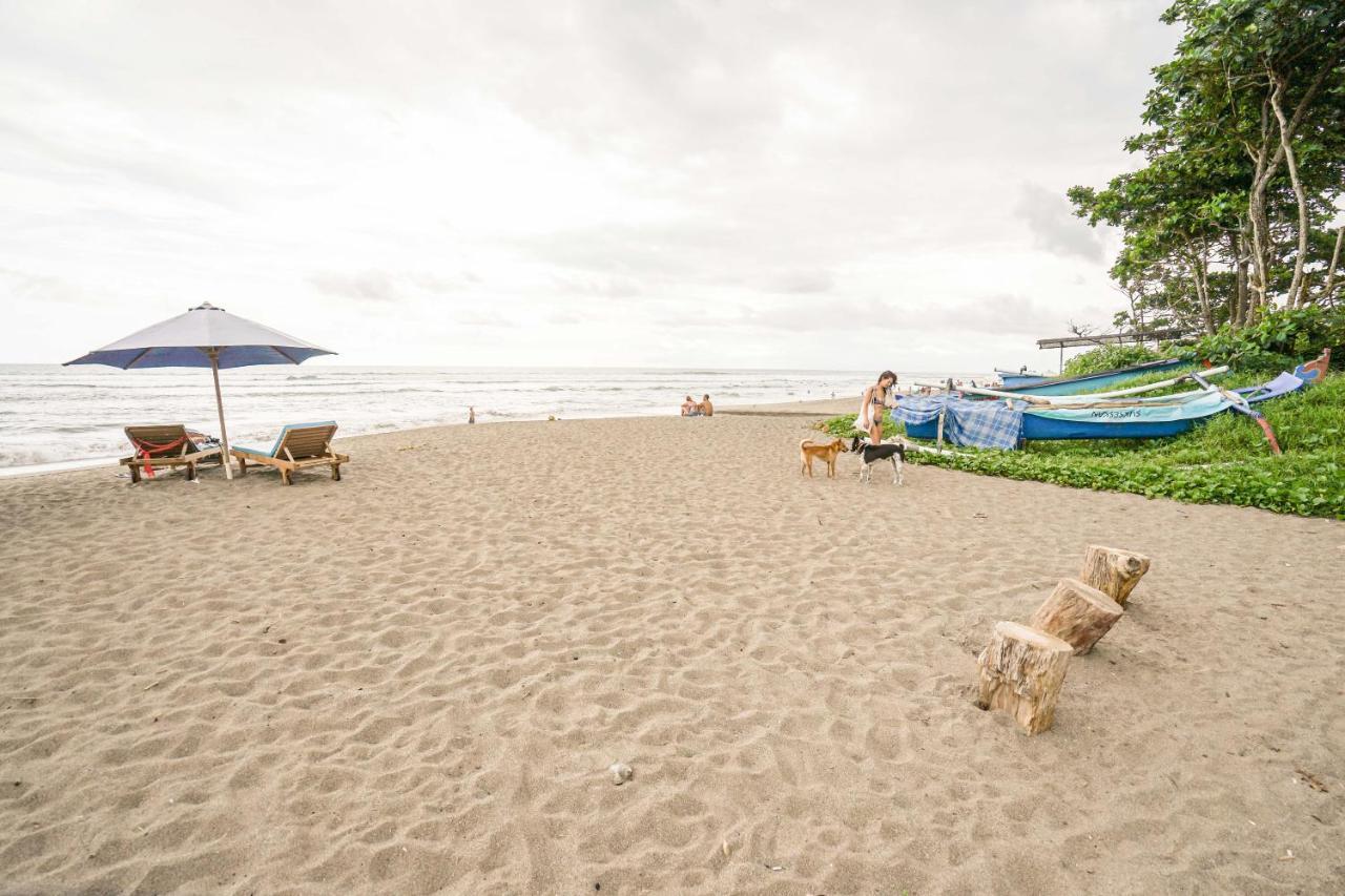 Nelayan Beach Resort By Kts Bali Canggu Esterno foto